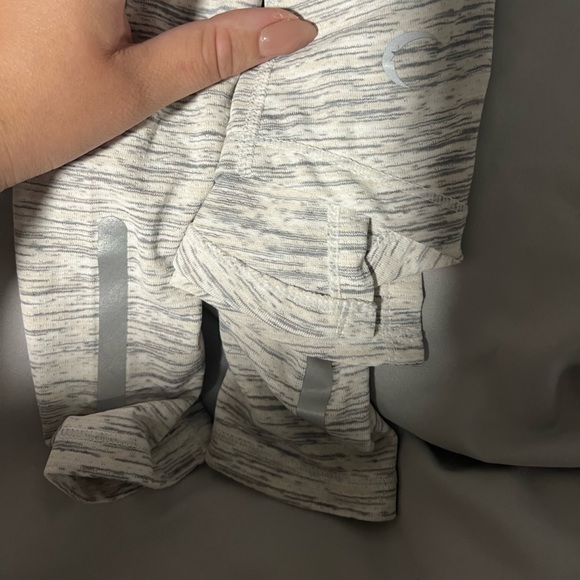 Athletic long sleeve - Picture 2 of 4